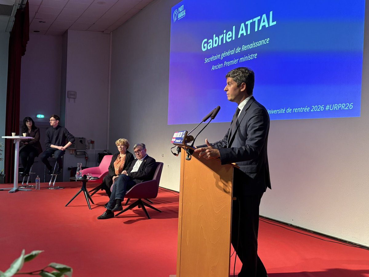 PartiRadical's tweet photo. « Je plaide pour un large rassemblement, pour rassembler les Français. Et le @PartiRadical est un parti central, fidèle à ses valeurs et indispensable, pour les prochaines semaines et mois à venir. » @GabrielAttal à notre université de rentrée. #URPR26 #Dijon #presidentielle https://t.co/1W5sYkRFgo