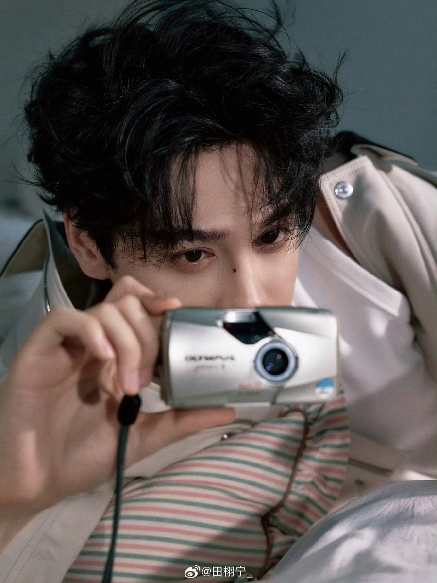 CallMeSky_21's tweet photo. We keep this love in a photograph
We made these memories for ourselves
Where our eyes are never closing
Hearts are never broken
And time's forever frozen still https://t.co/pLEGuhT6fI