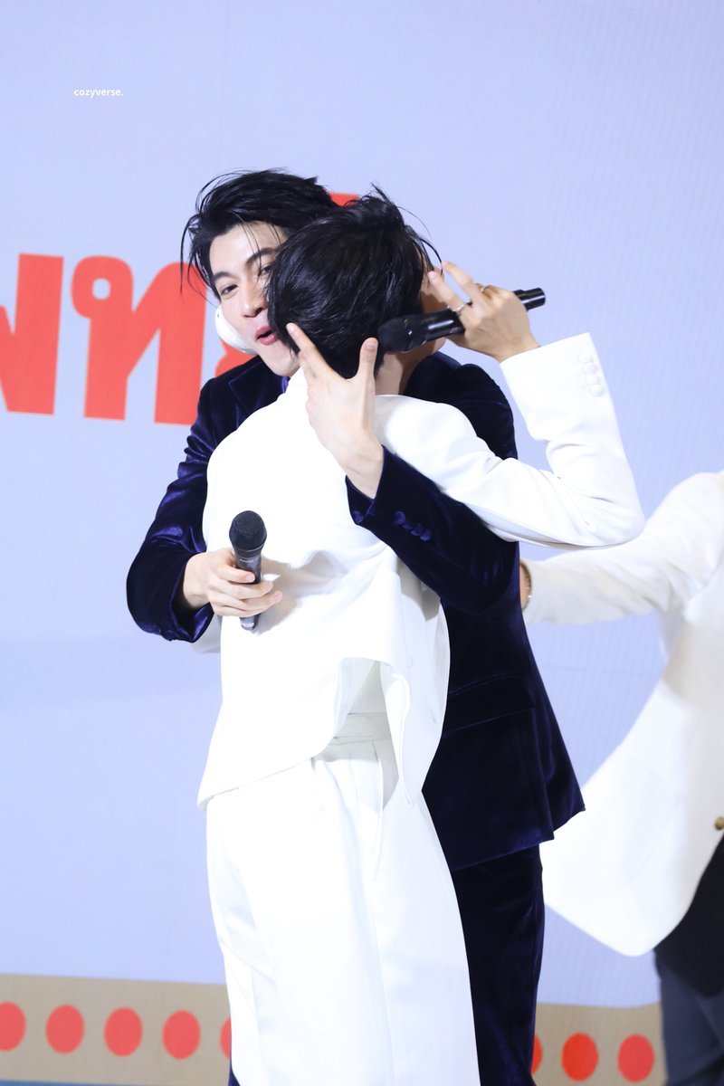 cozyverse_'s tweet photo. 261011 ♡ 

เอ็นดูวว น้องศาทิ้งตัวเลยอ่ะ 

((55555555555)) 
OUR DESTINY INNONGSA
#innjkrsn #ongsacelcius
#InnOngsa #DestinyClinicxInnOngsa https://t.co/OTirHxgJP1
