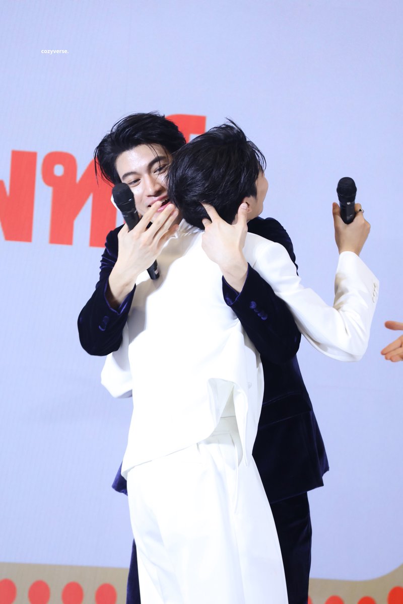 cozyverse_'s tweet photo. 261011 ♡ 

เอ็นดูวว น้องศาทิ้งตัวเลยอ่ะ 

((55555555555)) 
OUR DESTINY INNONGSA
#innjkrsn #ongsacelcius
#InnOngsa #DestinyClinicxInnOngsa https://t.co/OTirHxgJP1