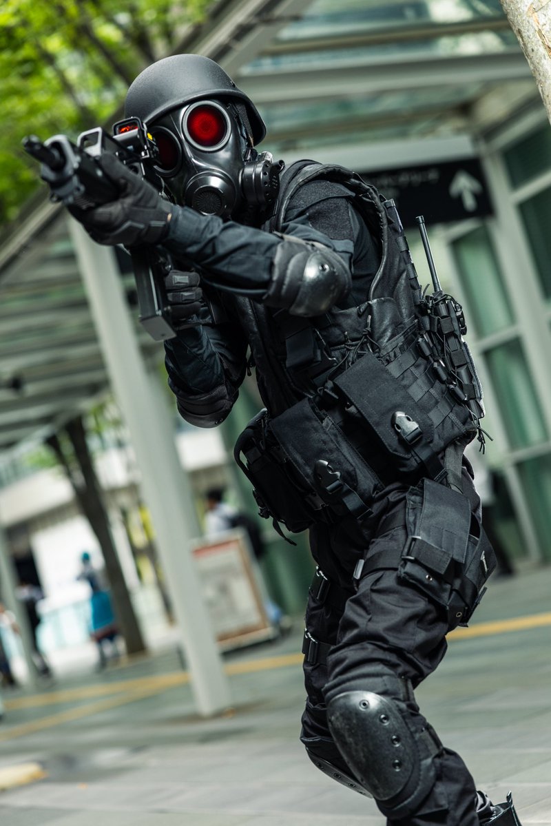 koutyasergeant's tweet photo. 素晴らしい提案しましょう…あなたもコスプレをやりましょう！！体力使うから健康にいいですよ！！

お財布の中は寂しくなるけど…

#三連休だー皆銃を持てー
#3連休はフォロワーさんが増えるらしい https://t.co/icShxX7cL2