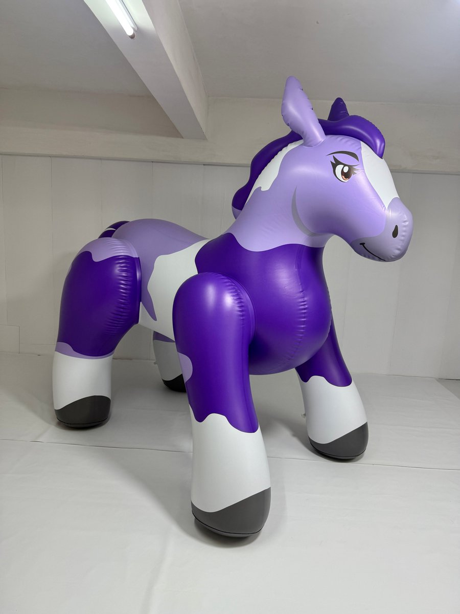 JetCreations02's tweet photo. A horse with a whole lot of character! Meet the 84” Vanner Horse from G&amp;G Design × Jet Creations.
PVC &amp; TPU preorders close Oct 15.
Explore more: https://t.co/5C9ZnpWOeo
#InflatableHorse #JetCreations #SqueakClub https://t.co/CeXfzzy90B