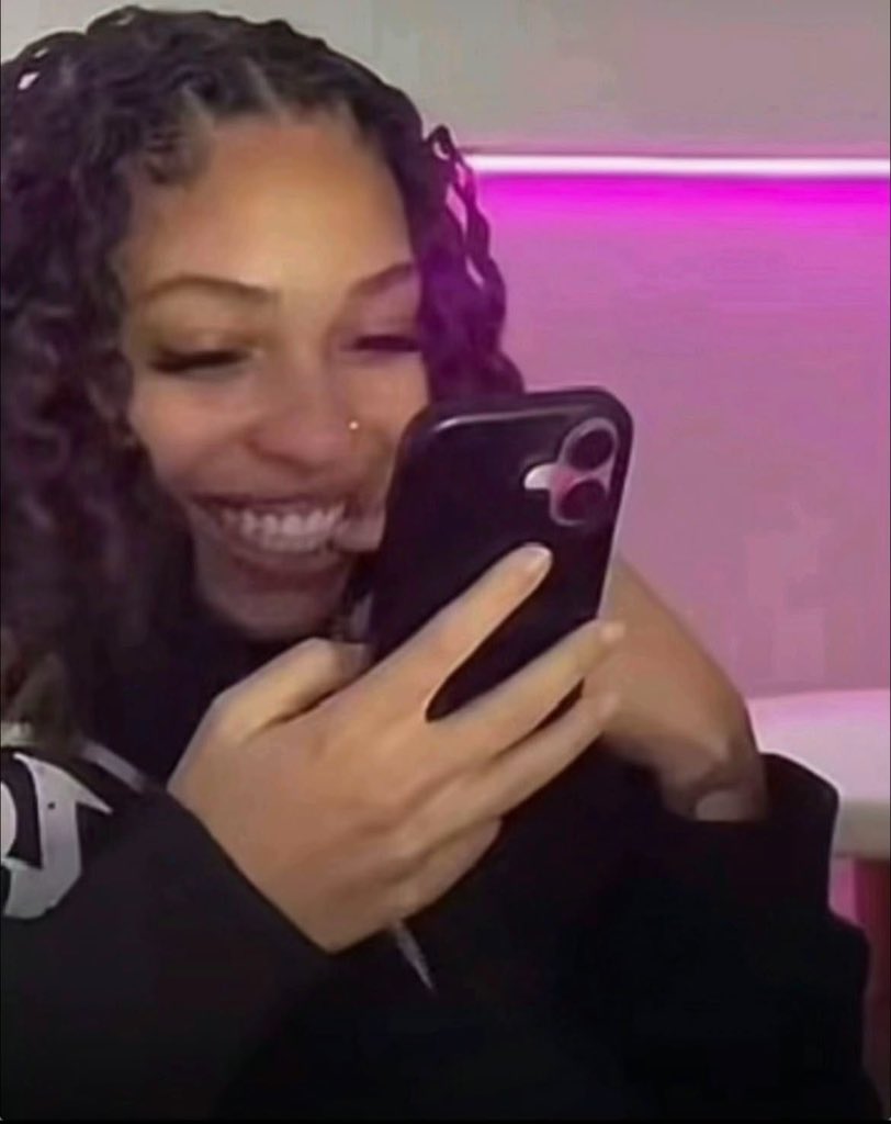 OluchyyRaregem's tweet photo. me when i really like a man and suddenly everything he does is cute https://t.co/QDtWLMljM0