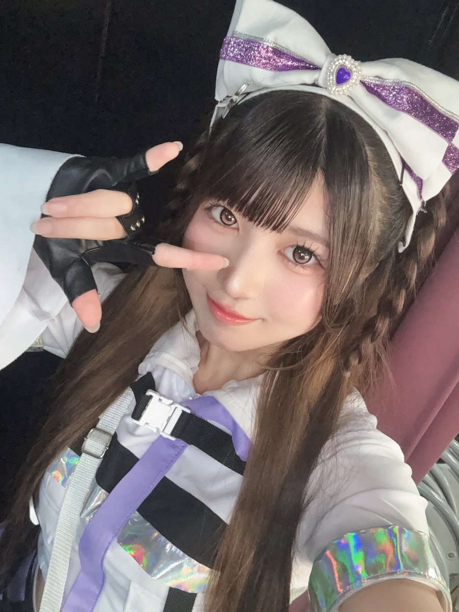 hinano_BUGTTE's tweet photo. 今日は2回しありがとうございました！
初のヨドバシカメラめっちゃ楽しかった☺️🫶
初めてBUGTTE!のライブを見て気になってくれた人も特典会来てくれてありがとう♥
ちなみに今日は、1つ目がストレートで2つ目はウェーブ巻きにしました！
なんかいつも以上に褒められたからずっとこれしよかな💭 https://t.co/4wkRHABZTa