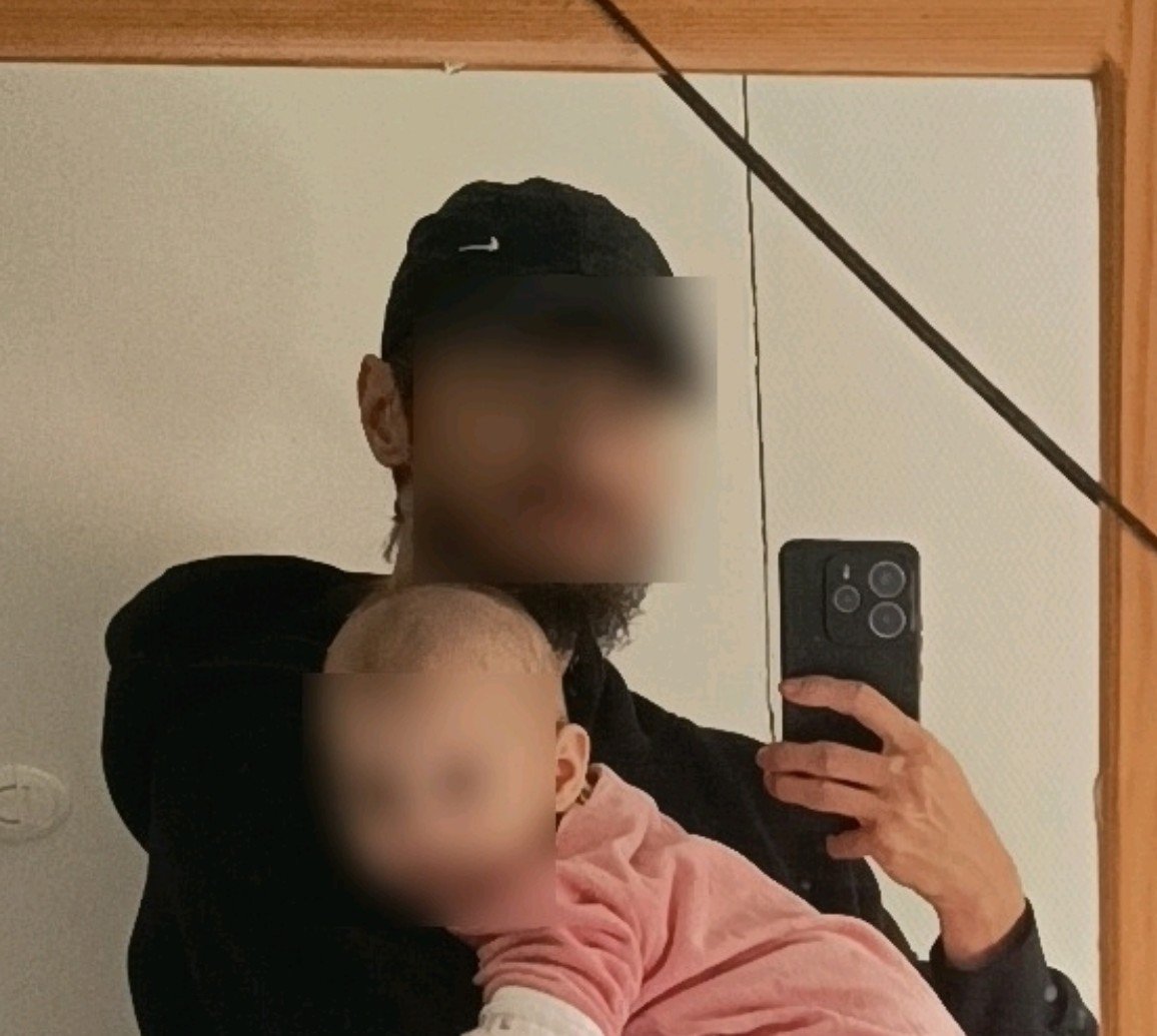 Enaifos76's tweet photo. Moi et mini moi https://t.co/bwJFWzhSvI