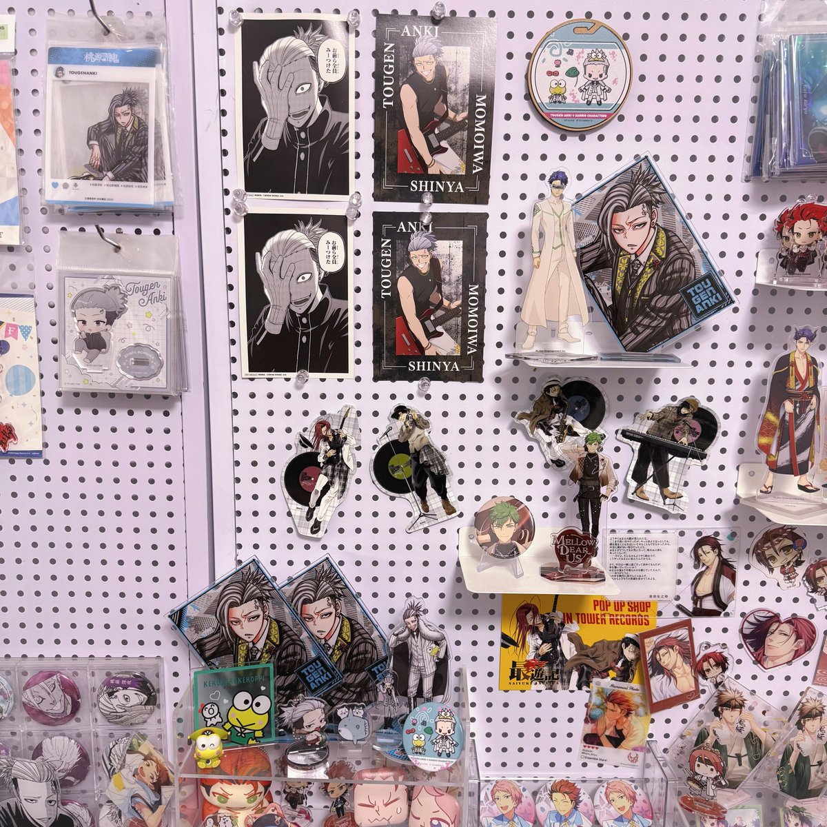 theyaresally's tweet photo. 一人暮らしを始めて、前より広いところに住むことになったから、今は部屋をいろいろ整えてるところ！お母さんも手伝ってくれてる（*＾3＾） https://t.co/foEsCm5bMj