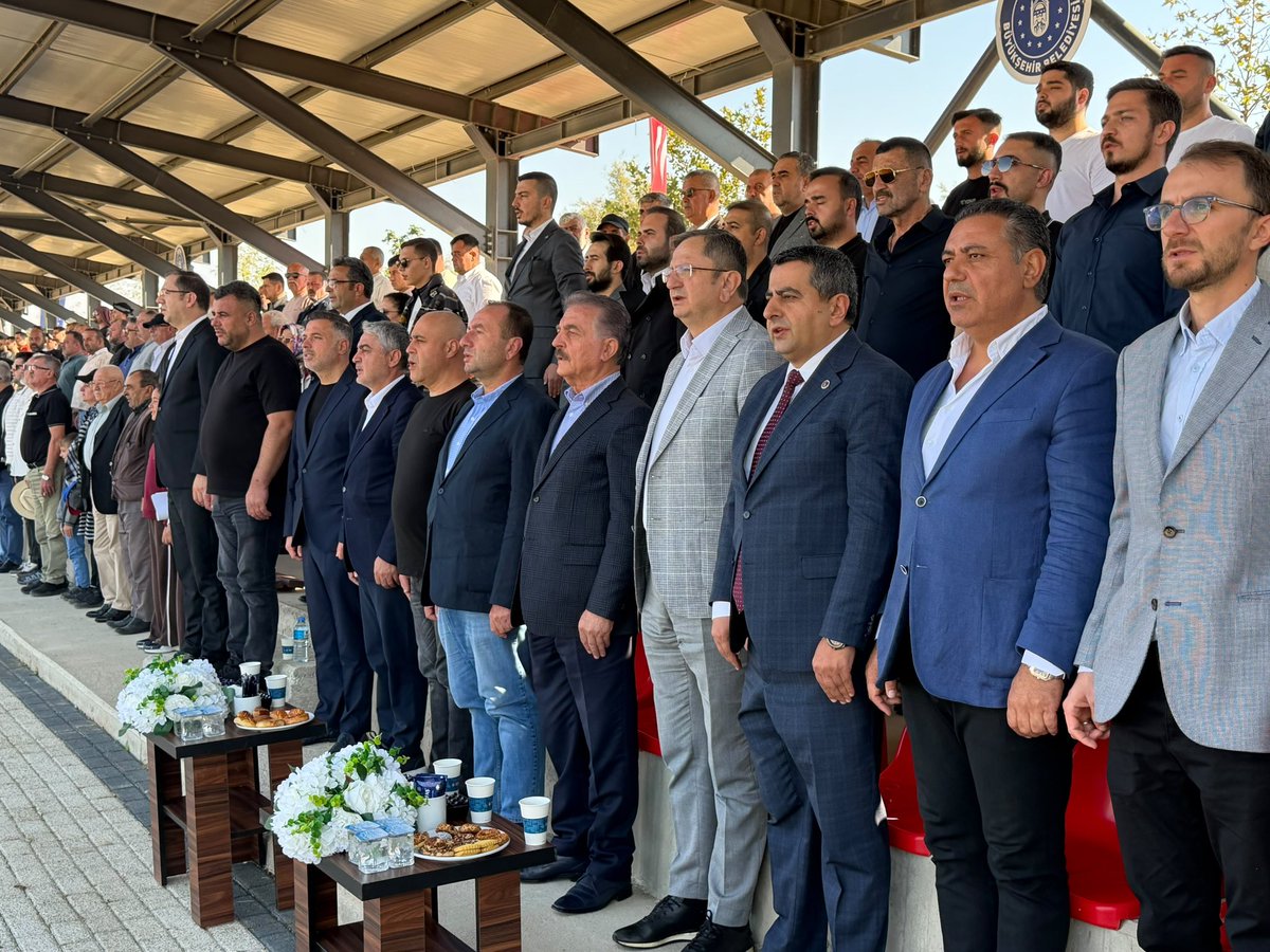 buyukataman's tweet photo. Bursa Büyükşehir Belediyesi ve Türkiye Geleneksel Atlı Spor Dalları Federasyonu iş birliği ile Ürünlü Atlı Spor Kulübünde düzenlenen Rahvan Binicilik Türkiye Şampiyonası’na katılarak Rahvan atlarının nefes kesen mücadelelerine tanıklık ettik.

Kültürel mirasımızın önemli motiflerinden olan Ata sporumuz Rahvan Atçılığının yaşatılmasına katkı sağlayan bu güzel organizasyonda emeği geçen tüm Rahvan dostlarına teşekkür ediyorum.