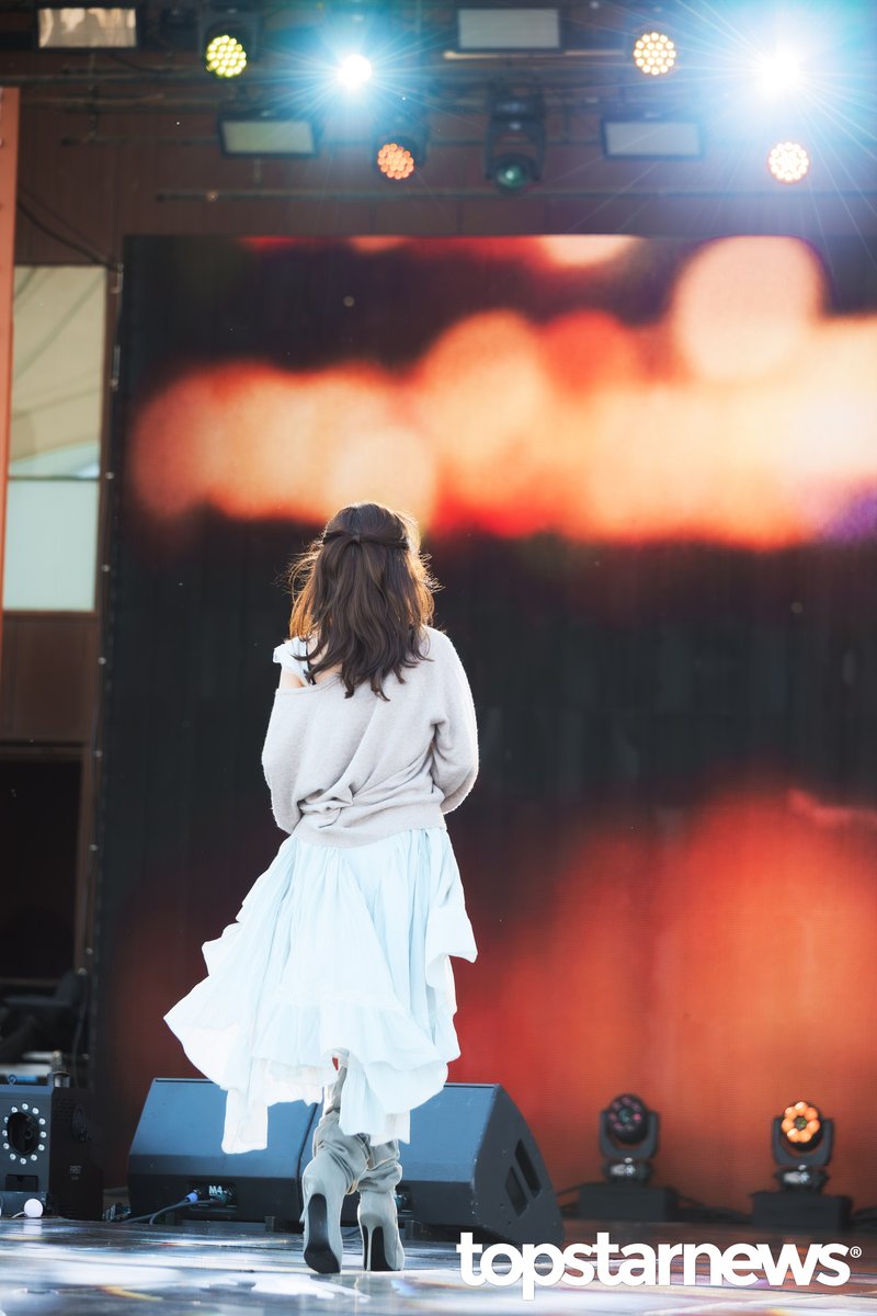 TSN_PHOTO's tweet photo. [HD포토] 레드벨벳 웬디, ‘Vermilion으로 걸어가는 와니’ (2026GHOST페스티벌) #웬디 #WENDY #레드벨벳 #RedVelvet #경기한류OST페스티벌 #GHOSTFESTIVAL #GHOST페스티벌 #프리뷰 https://t.co/S1FtDoain9 <- Original Photo https://t.co/D4JzBllqhS