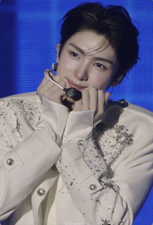 jaenuinelyj's tweet photo. he looks like kiiikiii sui here help 😭😭 https://t.co/AUACFxKen3