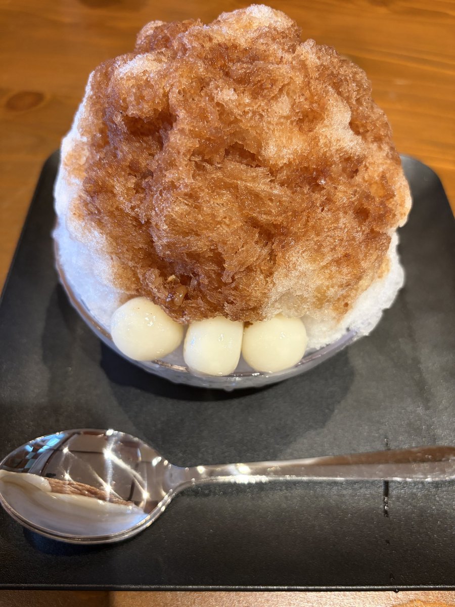 chaos_yufk's tweet photo. 連日ホテルの朝食ビュッフェをお腹いっぱい食べ過ぎて1日2食しか食べられず、沖縄ならではの料理の食べ歩きが全然捗らなかった…😂でもフルーツは定番の南国果物から釈迦頭まで色んな種類いっぱい食べれたし、サーターアンダギーの食べ比べも楽しかったなぁ。こんな時強靭な胃腸が羨ましい。 https://t.co/KNaPGVEuin