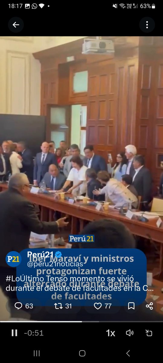 MarthaChavezC's tweet photo. ¿Y esta es "la paz" que algunos pregonan, poniéndole un folder en la cara a un Senador de la República, ministro de Estado y héroe de la Democracia por su lucha contra el terrorismo como comando Chavín de Huantar? Por favor, basta de poses y de tanta palabrería!! https://t.co/xYuVtLZju0