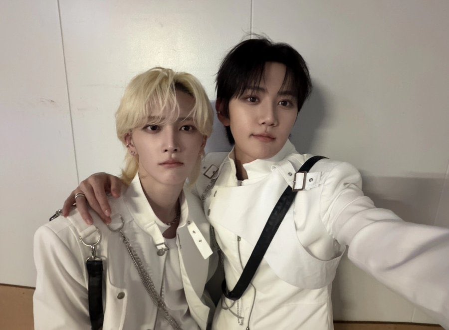 00aeen's tweet photo. 이뽀즈야😎😎🤍🤍🤍🤍🙆‍♂️🙆‍♂️🙆‍♂️ https://t.co/rmpHueYJxF