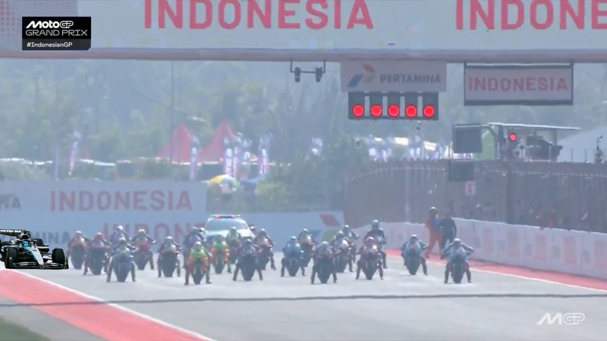 yeriimsjjzie's tweet photo. eh itu siapa yang start dari mandalika? https://t.co/6FNE4OzlYO