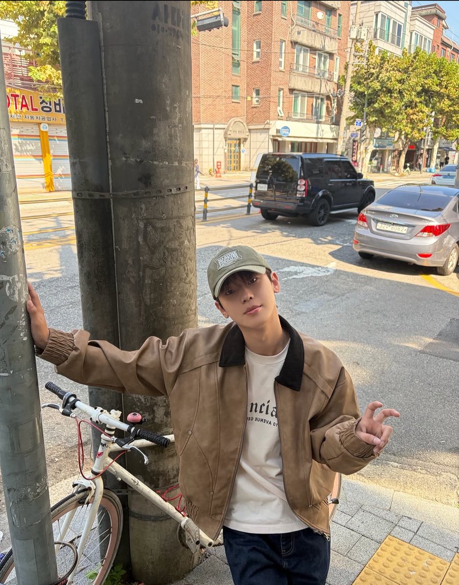chzzz_e's tweet photo. 261011 인스타 게시물 #김도민 https://t.co/bMyyjF6HR4
