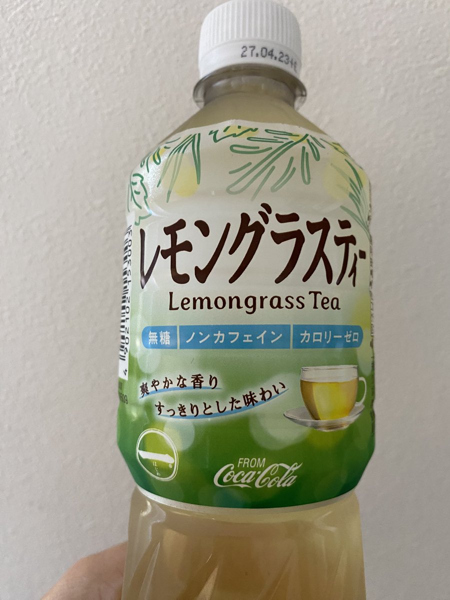 amiooooooo's tweet photo. レモングラス初心者ですが、飲む前から人を選ぶ感じの香りがいい！飲んで更にいい！こんな攻めた感じの異国感溢れるお茶待ってた https://t.co/WQazxAbM5m