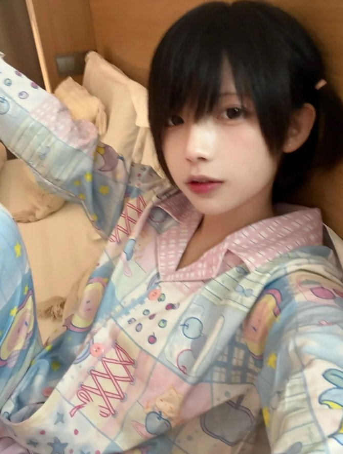 moco44662000's tweet photo. 男顔なのにパジャマは小学生です https://t.co/K27AjSu5pP