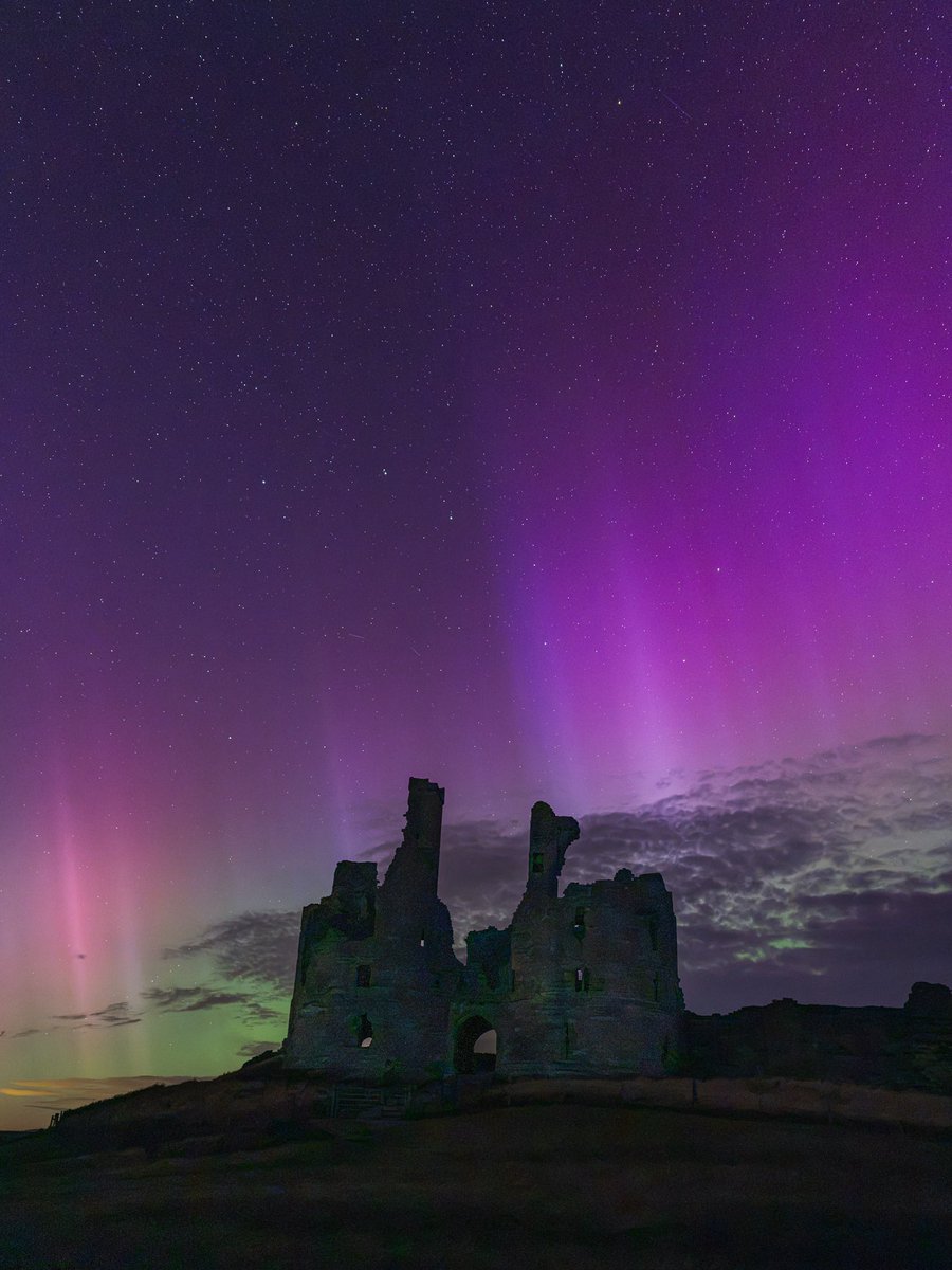 jimscottphoto's tweet photo. Last nights aurora, over Northumberland. https://t.co/hEVAws0Gy7