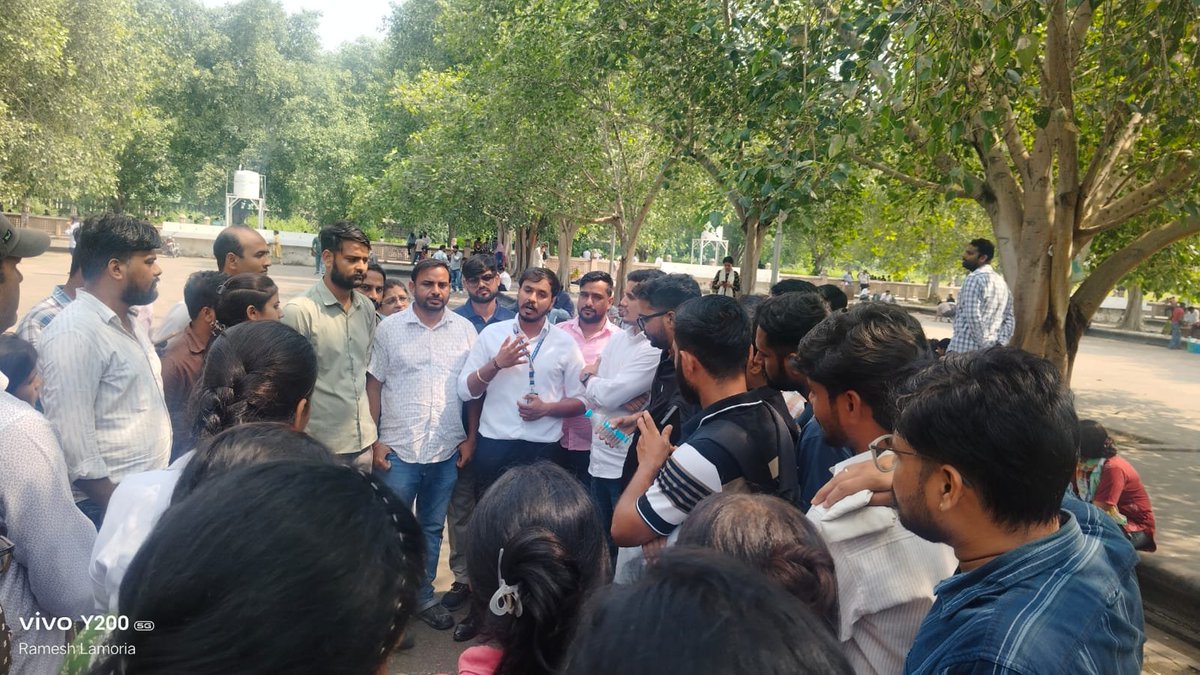 skyKingv9pf's tweet photo. माननीय प्रमुख सचिव @ChiefSecyUP जी, CHO का धरना 14 वें दिन भी जारी है। स्थायी कैडर, ₹4,800 ग्रेड पे और PBI का मूल मानदेय में विलय कब होगा? अब आश्वासन नहीं, लिखित शासनादेश चाहिए। सरकार तत्काल हस्तक्षेप करे!

@myogiadityanath @brajeshpathakup
#UPCHOPermanentCadre #UPCHO https://t.co/sN44mNo96v