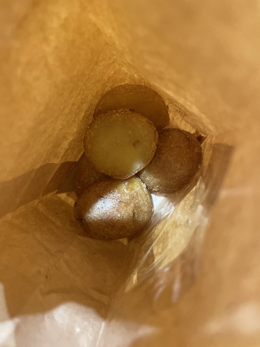 kahiiro99's tweet photo. 休みだけどお疲れ気味〜😮
最近のランチ、スギモトで黒毛和牛すき焼き定食　肉2倍🥩
安定の味❗️落ち着いた雰囲気でゆったりできました〜

ゼッテリアのごちそうポテト、うま〜
第一弾はとうやでもう終了、次はインカのめざめ🍟 https://t.co/5cqoO51QqT