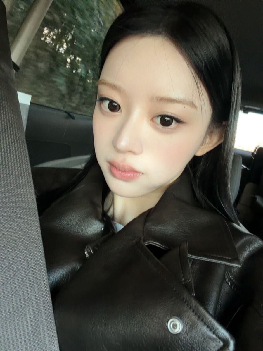 _ilov8u's tweet photo. 졸귀... #민주 #아일릿 https://t.co/07o3tmzt64
