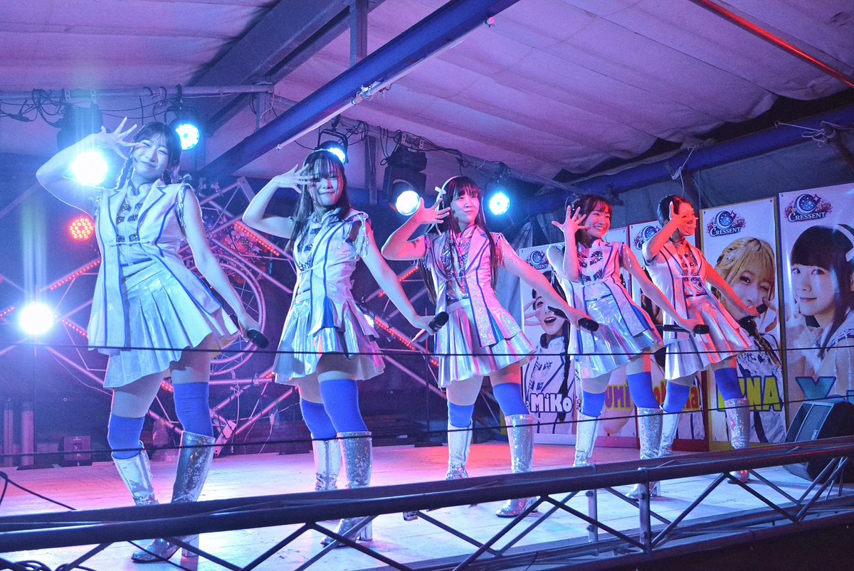 dropkick0618's tweet photo. 2026/10/10
オプシアミスミ満月ビアガーデン

CRESSENT今期ラスト2Daysは
初の(だよね)フルメンバーによるライブ

5人揃うと華やかさ増して素晴らしい

やっぱいいねクレッセント🌙

いよいよ本日、今期ラスト！
まだ間に合う！
急いで行くしか！

…僕は行けないけど🥲

#CRESSENT https://t.co/xfLimMvUO2