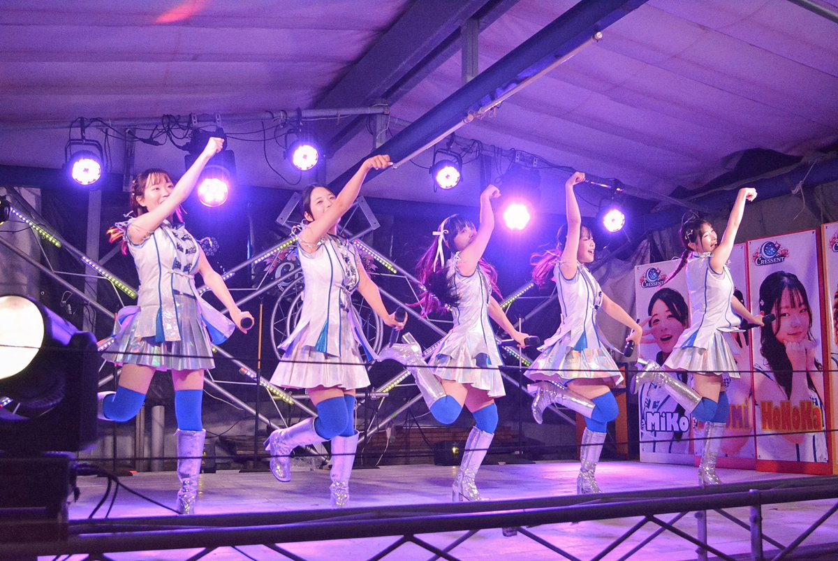 dropkick0618's tweet photo. 2026/10/10
オプシアミスミ満月ビアガーデン

CRESSENT今期ラスト2Daysは
初の(だよね)フルメンバーによるライブ

5人揃うと華やかさ増して素晴らしい

やっぱいいねクレッセント🌙

いよいよ本日、今期ラスト！
まだ間に合う！
急いで行くしか！

…僕は行けないけど🥲

#CRESSENT https://t.co/xfLimMvUO2