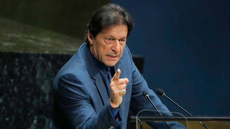 QasimKhanSuri's tweet photo. Either you surrender or fight for your freedom till death. What will we do? I ask myself this question, and my belief is "La ilaha illallah" —there is no God but Allah. We will fight. Imran Khan 

#PakistanUnderMartialLaw https://t.co/L4M7LMdC3V