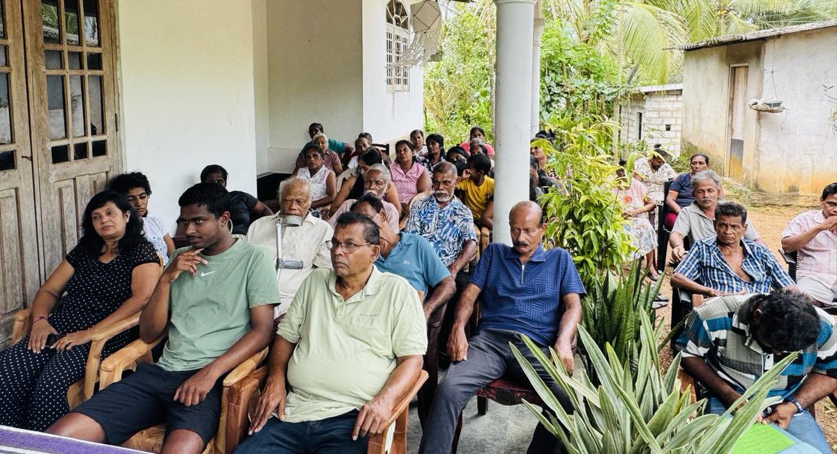 rajakarunahs's tweet photo. ගම්පහ දිස්ත්රික්කයේ දොම්පේ ආසනයේ 380 ගණිහිගම උතුර කොට්ඨාසයේ සමගි ජන බලවේගයේ පක්ෂ ප්රවර්ධන වැඩසටහන යටතේ පැවති ශාඛා සමිති පිහිටුවීමේ වැඩසටහනට සහභාගී වූ අවස්ථාව.
#HarshanaRajakaruna #SamagiJanaBalawegaya #SriLankaPolitics #highlights #fypシ #CleanPolitics https://t.co/resaT3oJrW