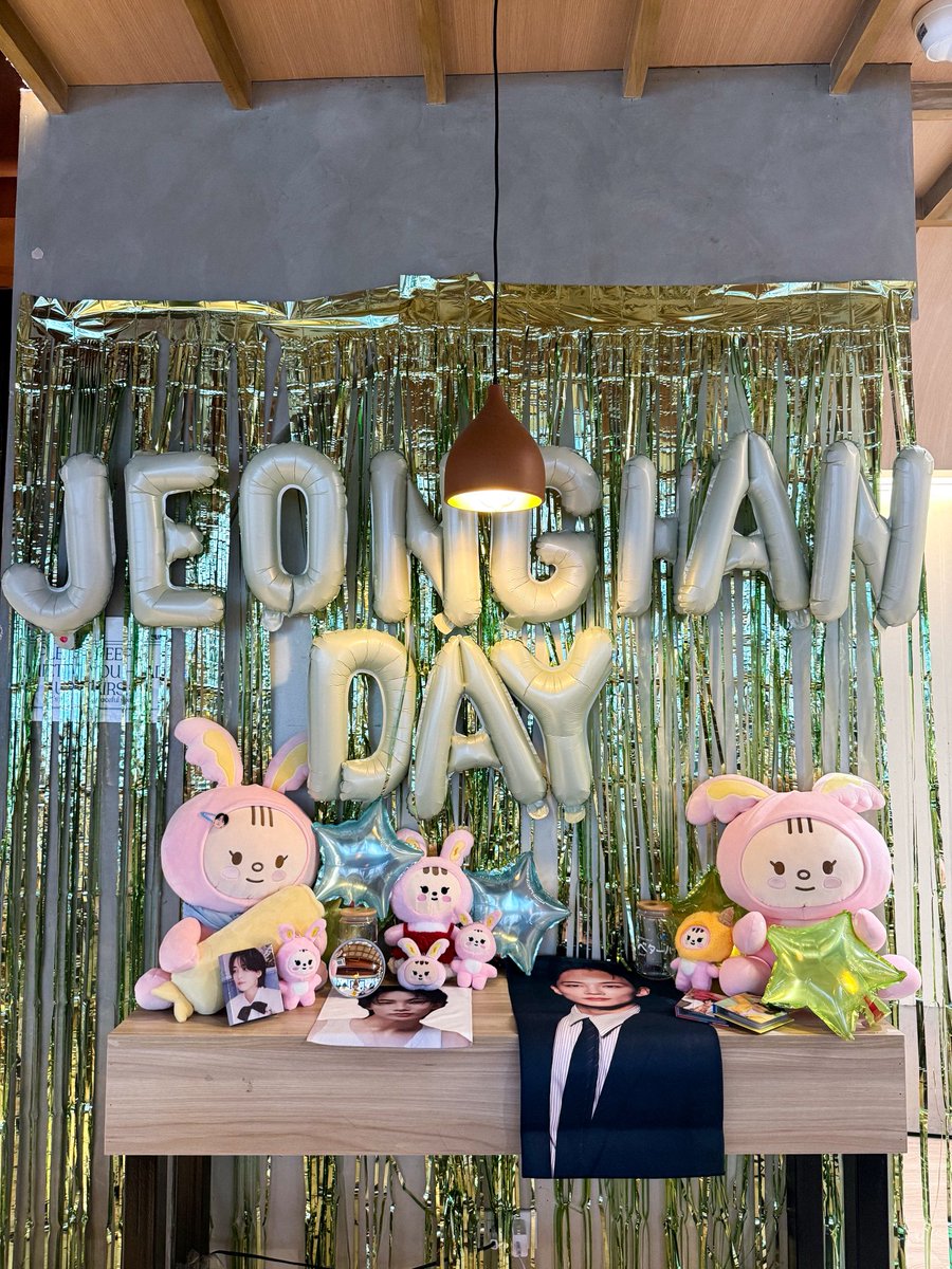 happyspleencart's tweet photo. Better Half is Home, and the hoodie goes home with me! 🙈♥️ Thank you so much @9TO5LINE!!!
#JEONGHAN #BetterHalfIsHome #YJHBetterHalf #정한 #ベターハーフ https://t.co/UrIz6Gcwhz