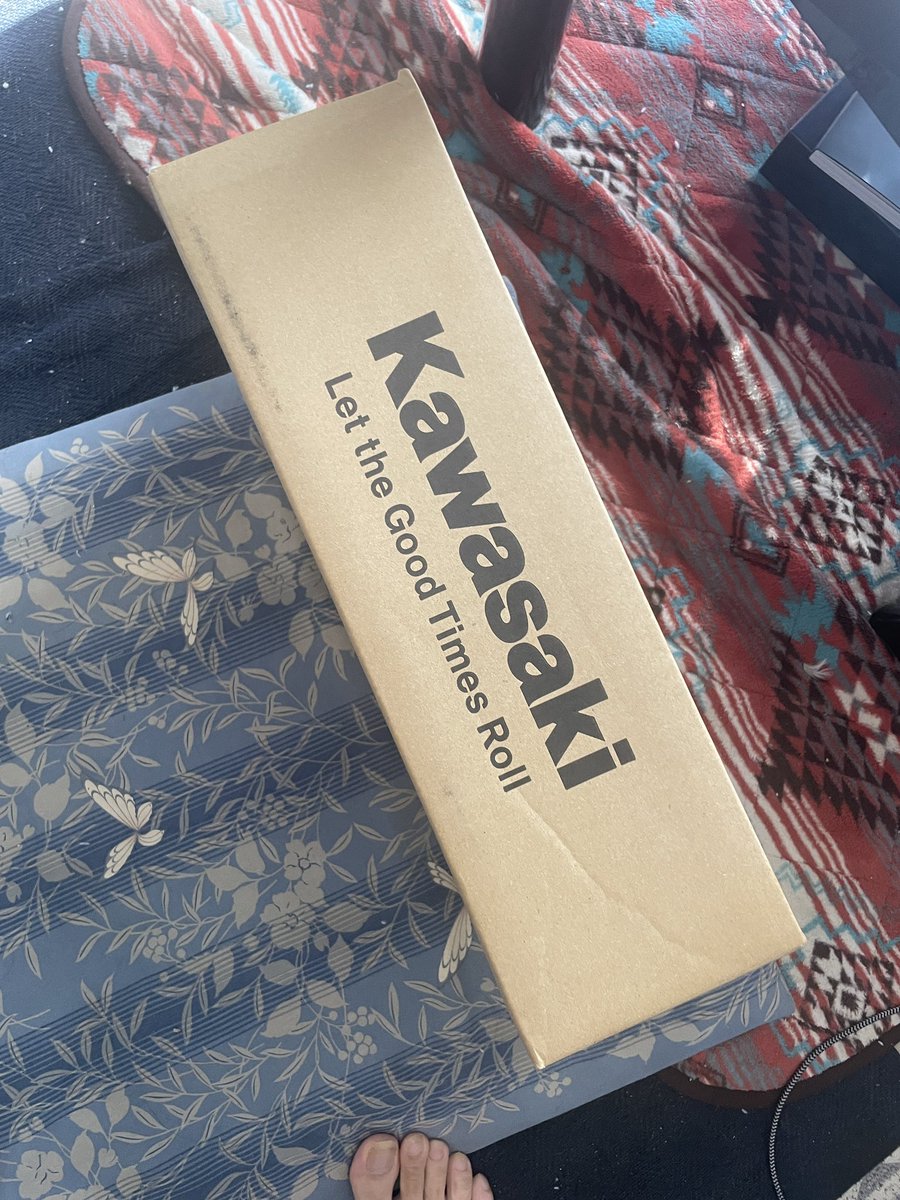 yutaka11241's tweet photo. カワサキから何か届いた https://t.co/HB7dhAYArI
