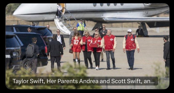 Joyktz7's tweet photo. See the Stunning Moment Taylor Swift, Alongside Her Parents Andrea and Scott Swift and Her Mother-in-Law Donna Kelce, Arrive in a Star-Studded Suite at Arrowhead Stadium With Tom Cruise for Travis’s First Game as a Married Man, With Andrea Bringing Candied Bacon and the Entire Group Cheering Wildly After a 59-Yard Catch That Fans Can’t Stop Talking About
See details below 

https://t.co/QrC6OzUfH1