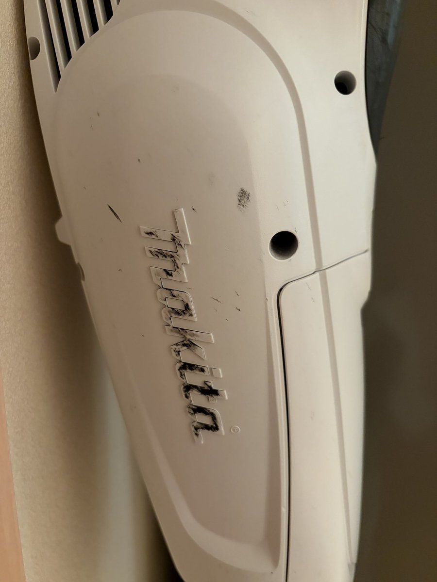 hoakyuatkoa's tweet photo. 私マキタの掃除機使ってるんです😭
掃除機でごめんだけど😭
#ストイックにストロングに #makita
#ジェシー #髙地優吾 #森本慎太郎 #SixTONES https://t.co/I2UkevsMkh