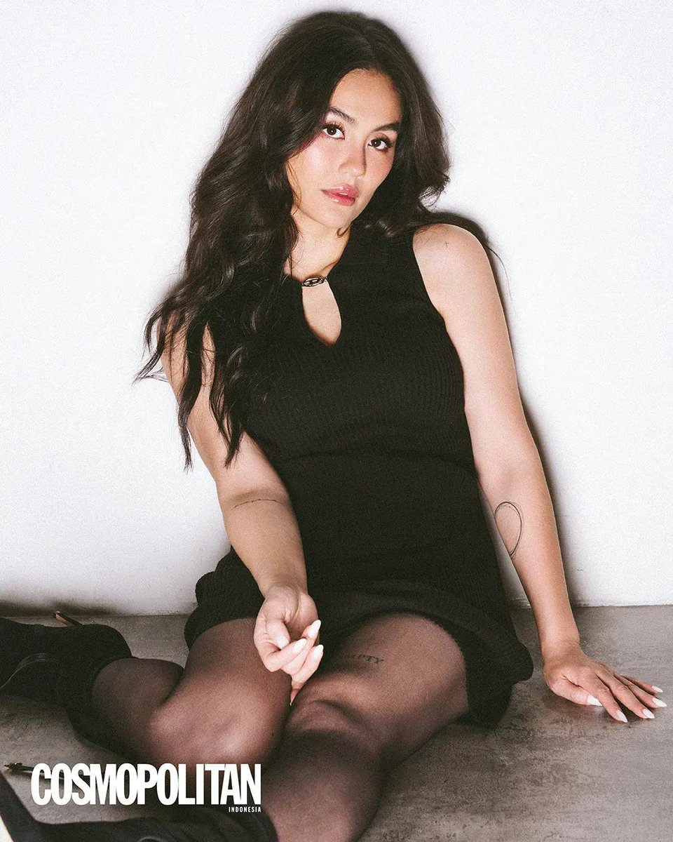 FOURSIDEDFILMS's tweet photo. Agnez Mo for Cosmopolitan..

I still dont believe she's 40 bro.. https://t.co/VHbAV6REiM