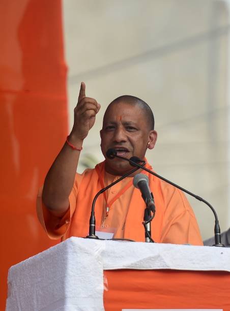 Proud_Rajput_'s tweet photo. @dhruv_rathee Kash yogi ji PM hote. 
Tumko apni aukaat dikha dete. https://t.co/HVRYvKRd0n