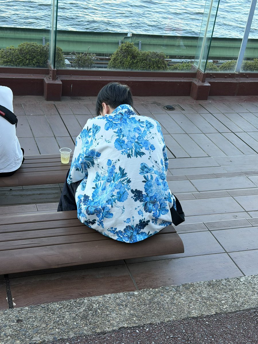 lion7MPc's tweet photo. yanの背中が小さくなっていく‥ https://t.co/cuC28O4Qif