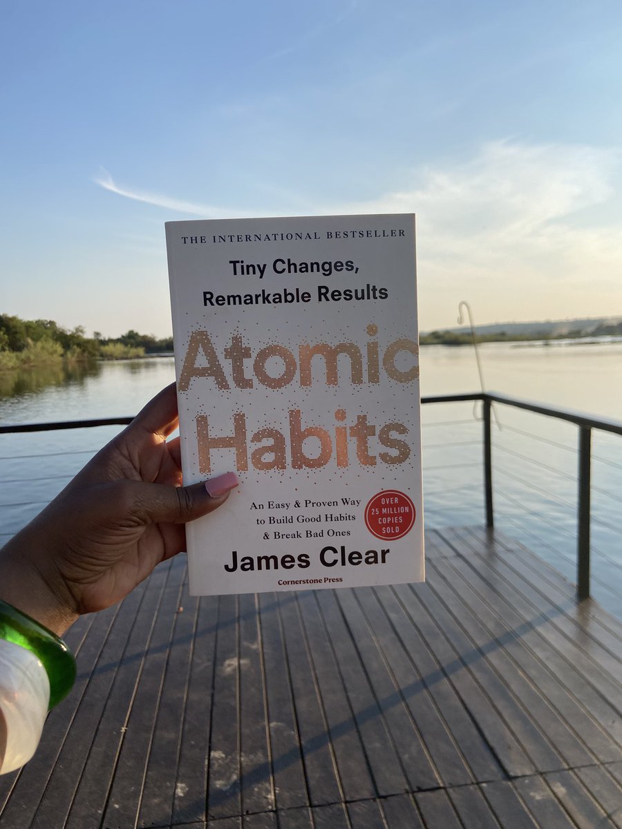 MeizierMuyenga1's tweet photo. I like my books like I like my life: interesting and full of potential.😍🤭 https://t.co/0yTYLYB8Dn
