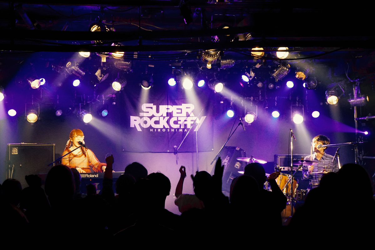 pop_snnid's tweet photo. サンキューSUPER ROCK CITY HIROSHIMA 2026DX‼️

1. あかるい秘密結社
2. UFOを呼ぶダンス
3. ネコ占
4. 魔王様
5. エレクトリック修羅
6. 愛はこんなに哀しいんか

早い時間から会いに来てくれたみんなありがとう！！
また広島会いにきます✌️🔥 https://t.co/vkaTSvN6fu