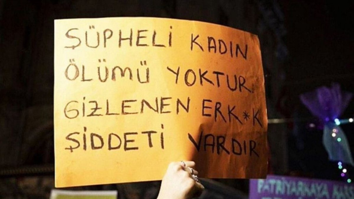 devrimberf's tweet photo. Erkek şiddeti üç kentte: Adıyaman’da 16 yaşındaki Merve şüpheli şekilde yaşamını yitirdi. Kayseri’de N.A. adlı erkek, E.D.’yi silahla vurarak yaraladı. İzmir’de A.K. eski sevgilisinin evini kundakladı; kadın ağır yaralanırken evdeki köpek öldü. https://t.co/fib0sNHSWh
