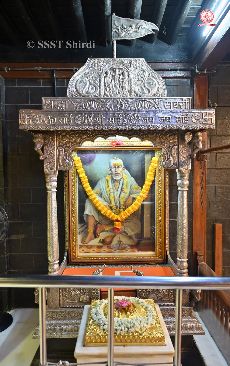 SSSTShirdi's tweet photo. *!! ॐ साई राम !!*
*श्री साईबाबा संस्थान विश्वस्त व्यवस्था,शिर्डी*
*!! ॐ Sai Ram !!*
*Shri Saibaba Sansthan Trust, Shirdi*
≈≈≈≈≈≈≈≈≈≈≈≈≈≈≈≈≈ 
*आरती :-माध्यान्ह आरती*
*रविवार ११ ऑक्टोबर २०२६*  
*Aarti :-Madhayn Aarti*
*Sunday 11 October 2026* https://t.co/VoUfZBTySd