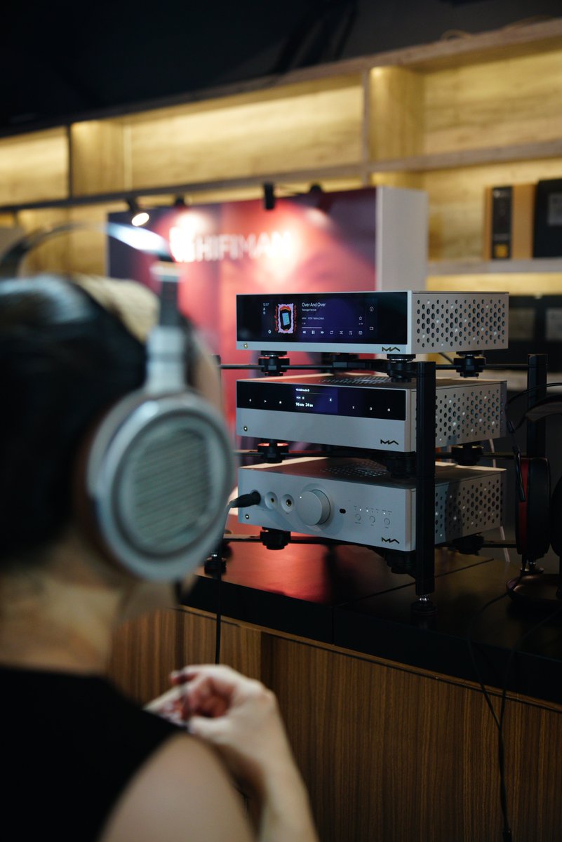 matrix_digi's tweet photo. 🔥 #PAPI2026
✨ Matrix Audio N Series Desktop Separate System
🎧 Let the sound speak. Hear the purity of separates.
@intiumindonesia #MatrixAudio #HiFi #Audiophile #show #PortableAudioPartyIndonesia https://t.co/5eC9l201V7