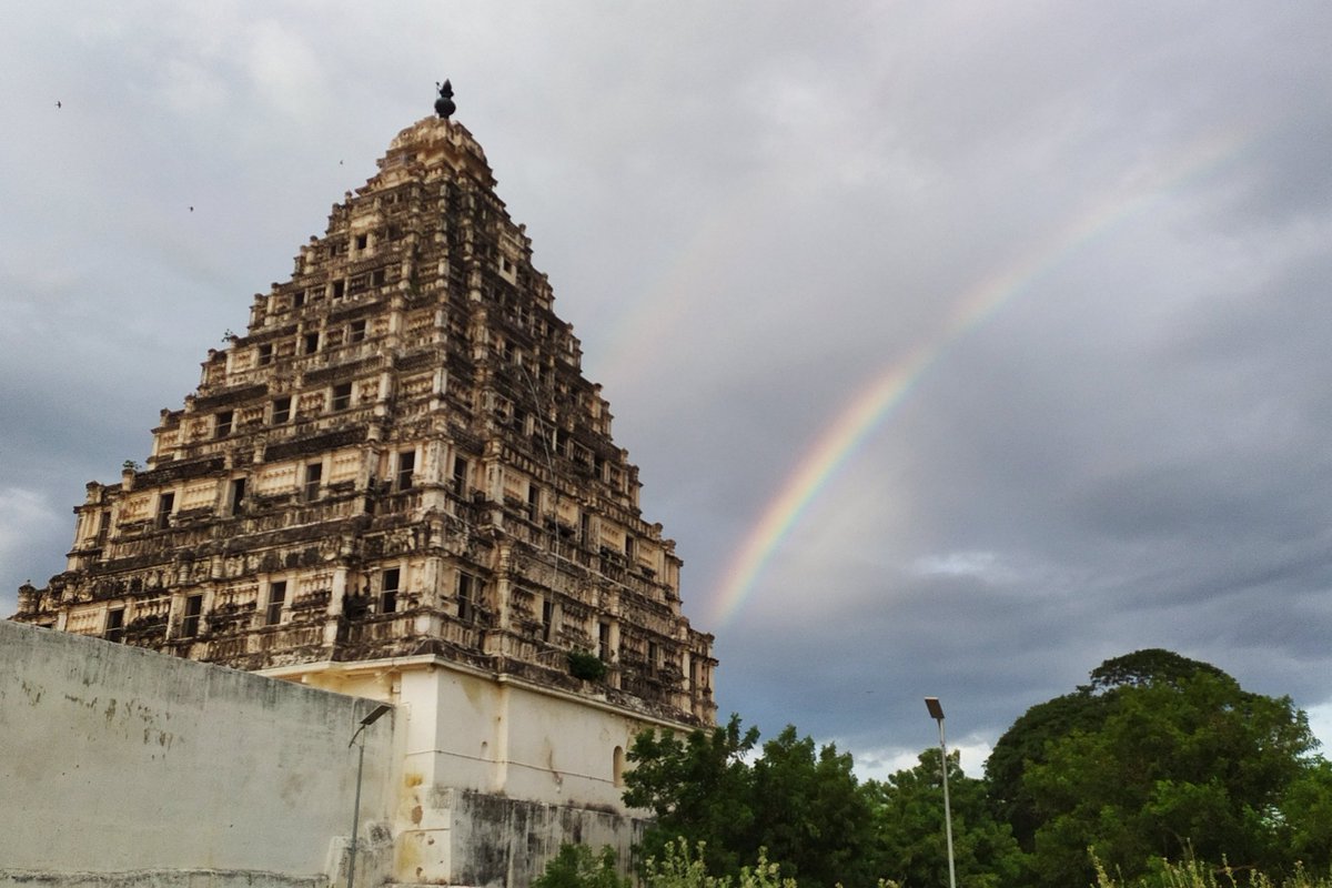 mrtuxcoder's tweet photo. Shot these in Thanjavur, 2023. 🛕🌾 https://t.co/6R3IZVsjlm