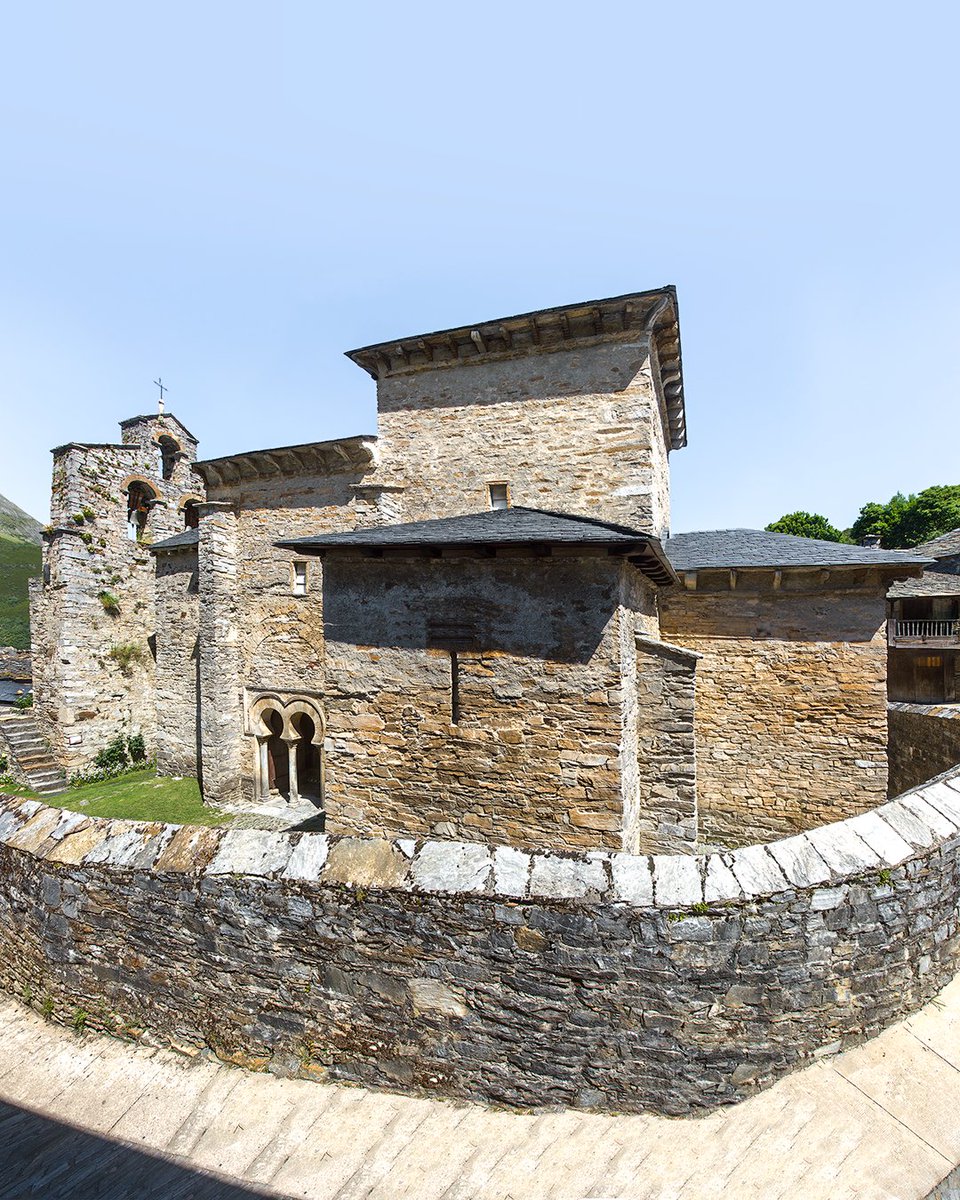 LosPueblosmbe's tweet photo. Cuatro pequeños pueblos donde desconectar del mundo y olvidarse de las prisas. 

📍 Valverde de los Arroyos (Guadalajara)
📍 Bulnes (Asturias)
📍 Beget (Girona)
📍 Peñalba de Santiago (León)

Cuatro auténticos refugios de paz. https://t.co/UXnZH5iRbh