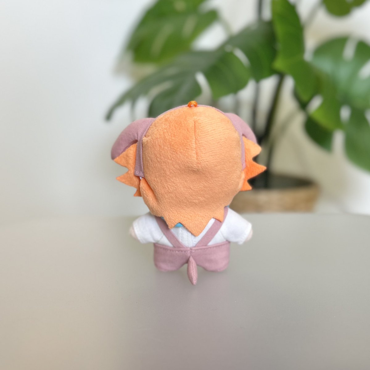 natsuki_0730_'s tweet photo. 做了一套粉色吊帶褲裝+粉色狗耳朵！褲子上的尾巴還可以讓阿邁學會獨自站起來喔！（阿邁也不能參加寶寶爬行大賽了….
還做了藍色跟綠色小領巾可以搭配..！
之後有打算販售這一套娃衣，有興趣的粉肝可以幫我在底下留言🥺（娃衣都是純手工的想抓個製量

指娃或彩虹社的娃也都可以穿喔！ https://t.co/T0Hxck6nhJ
