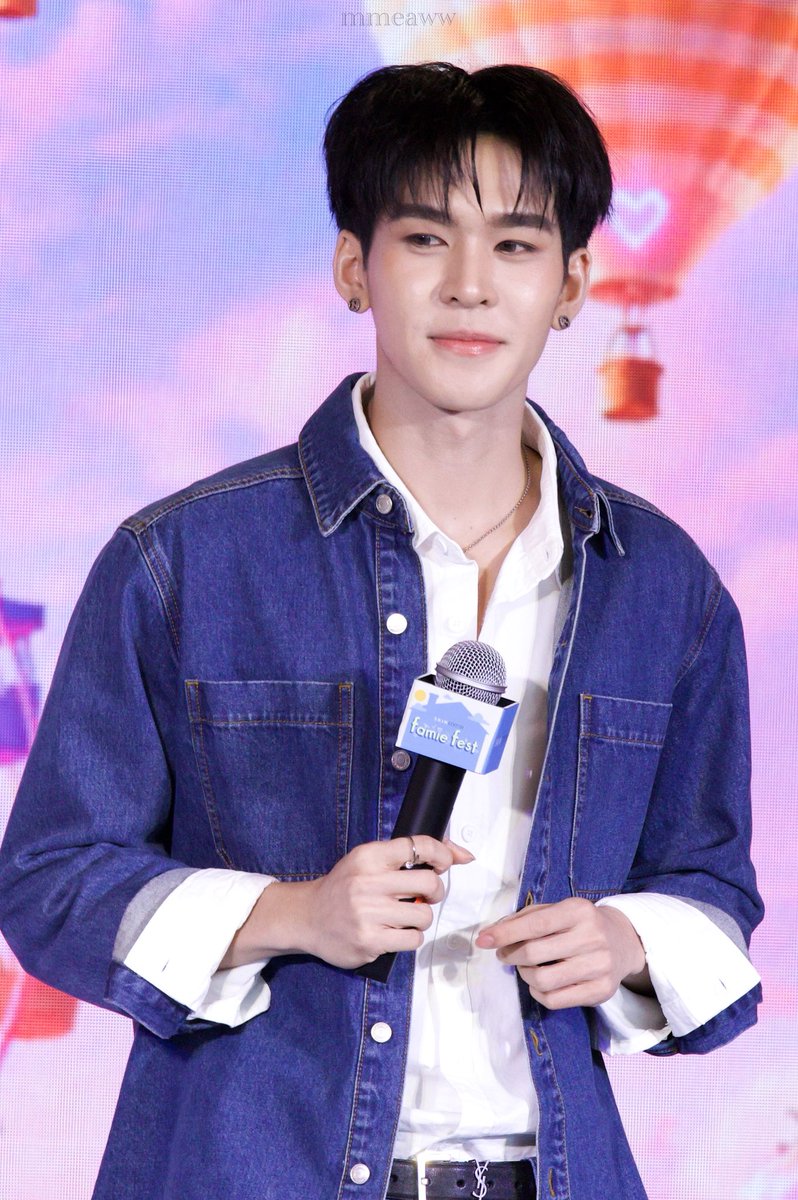 mmeaww1107's tweet photo. [11-10-2026]  : @Auautnp 

มาเลี้ยงอ้วมตามที่อ้วมบอกแล้วนะ 🫠🤟🏻✨💓 

AASMP AT FAMIE FEST
#SkinEditorFMFxAASMhiipraew
#auautnp https://t.co/HVvugpWGSf