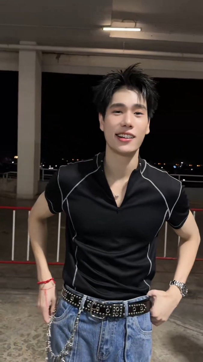 BABIKAJII's tweet photo. โคตรหล่อ โคตรเท่ โคตรอันตราย🎀

ยัยแมวดำพุ 🐈‍⬛💖
♪⋆.✮ #phuwintang https://t.co/bbVekv3dgA