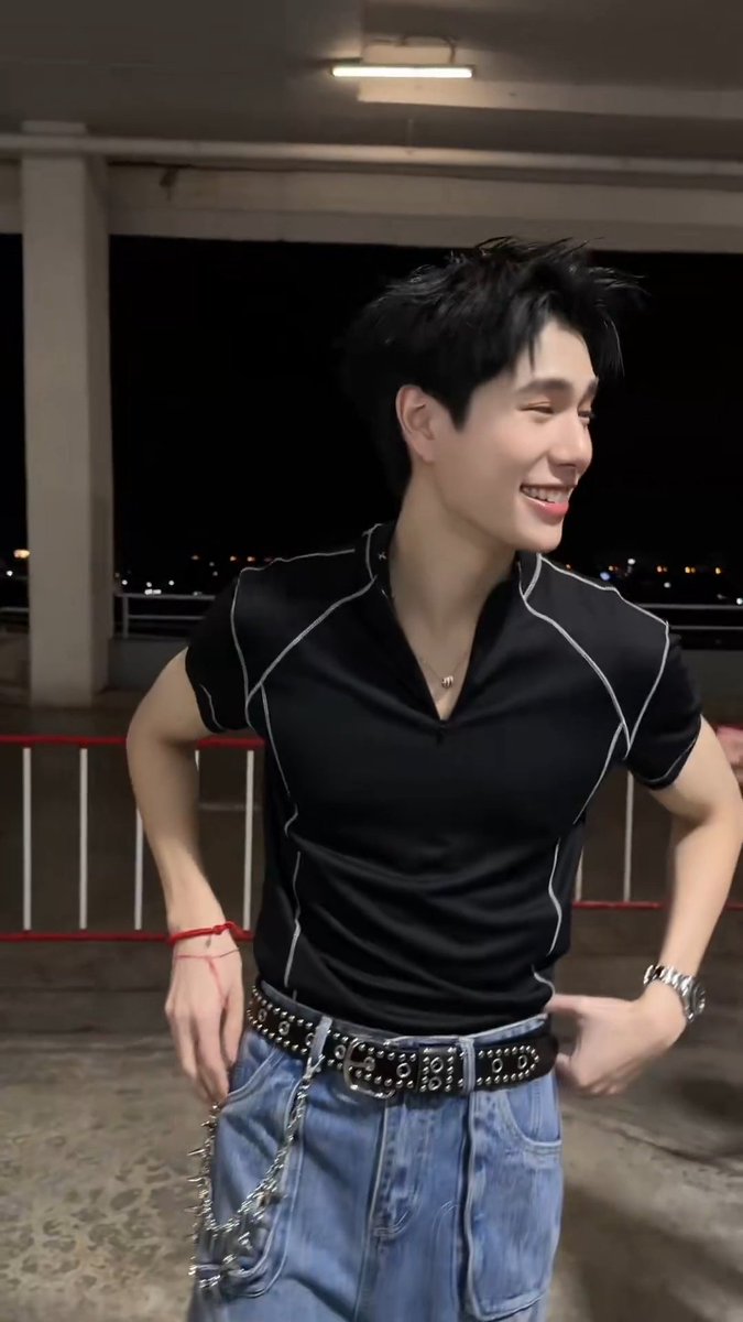 BABIKAJII's tweet photo. โคตรหล่อ โคตรเท่ โคตรอันตราย🎀

ยัยแมวดำพุ 🐈‍⬛💖
♪⋆.✮ #phuwintang https://t.co/bbVekv3dgA