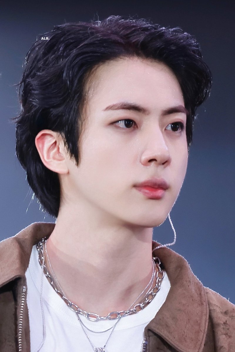 jinniesarchives's tweet photo. FLUFFY HAIR AND FOREHEAD COMBO 😩 https://t.co/9H8wJIYDyo