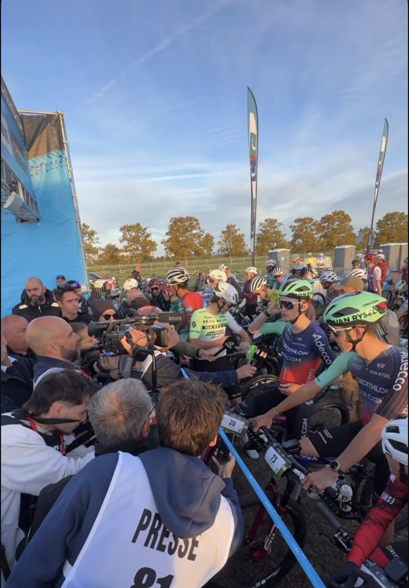 ILENIALazzaro's tweet photo. Paul Seixas, meno di 24 h dopo la vittoria al Lombardia, sta correndo la Roc d’Azur MTB.
Lo potete seguire in diretta live su Discovery + e HBO Max.

Questo è il ciclismo moderno e a me piace tanto 😉  #eurosportciclismo https://t.co/v1gAo4WKDL