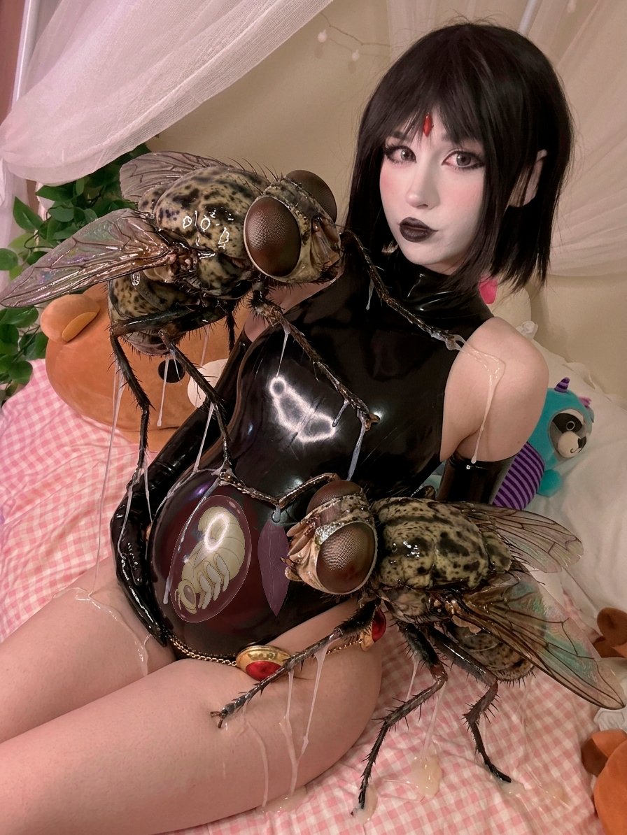 BrandoDio31962's tweet photo. Welcome to end of 2026 where even gigafly can NTR you and impregnate our fav cosplayers https://t.co/utPnZEen64