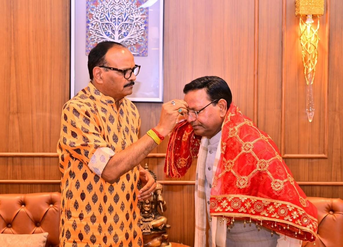 brajeshpathakup's tweet photo. आज आवास पर मा० केंद्रीय राज्यमंत्री, भारत सरकार एवं प्रदेश अध्यक्ष, भाजपा, उत्तर प्रदेश श्री पंकज चौधरी जी से सपत्नीक भेंटकर कुशलक्षेम जाना एवं उन्हें शारदीय नवरात्रि के पावन पर्व की हार्दिक बधाई एवं शुभकामनाएं दीं। 

@mppchaudhary https://t.co/KrUUuHKx2F